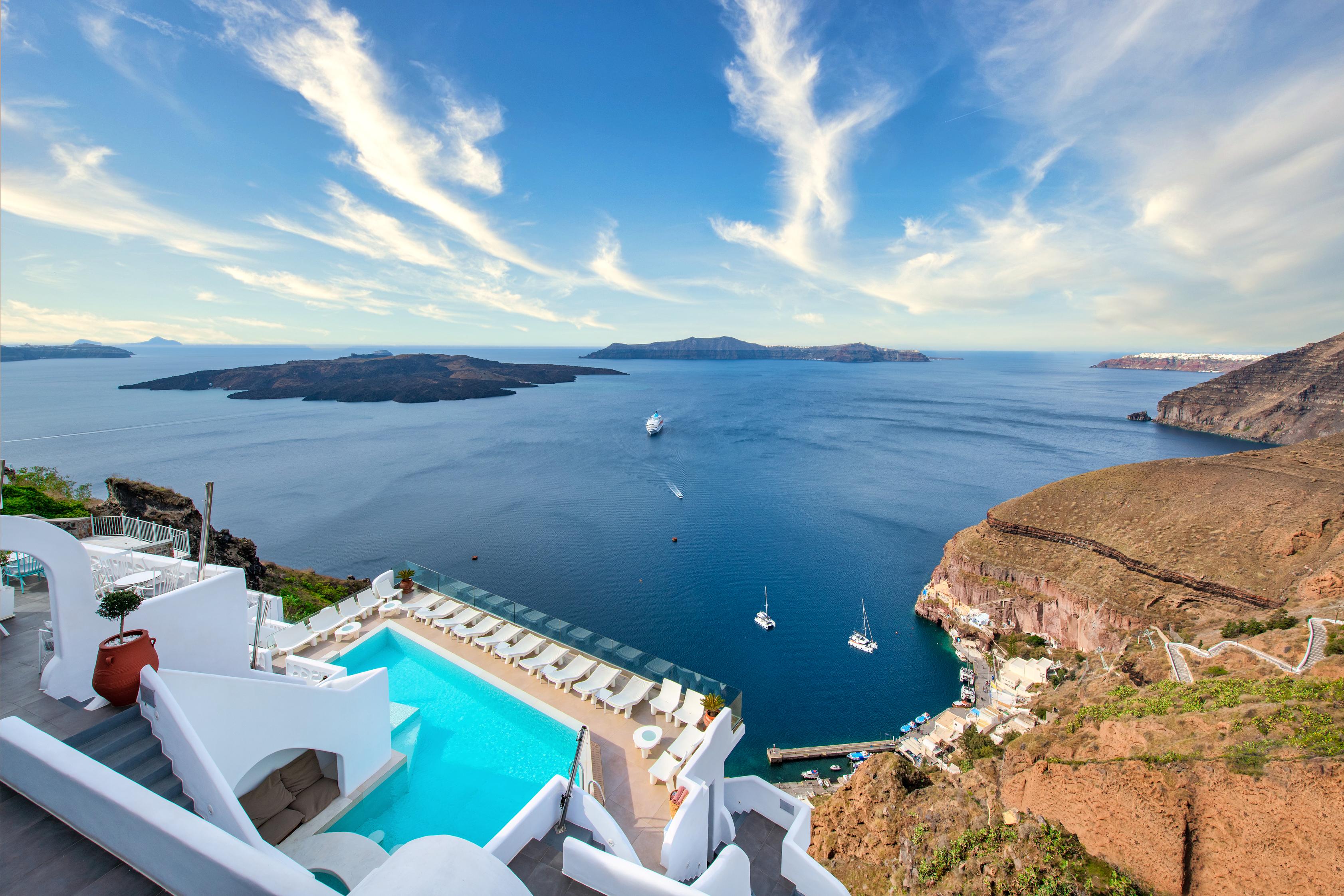Athina Luxury Hotel 4*